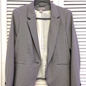H&M’s Single Breast Blazer